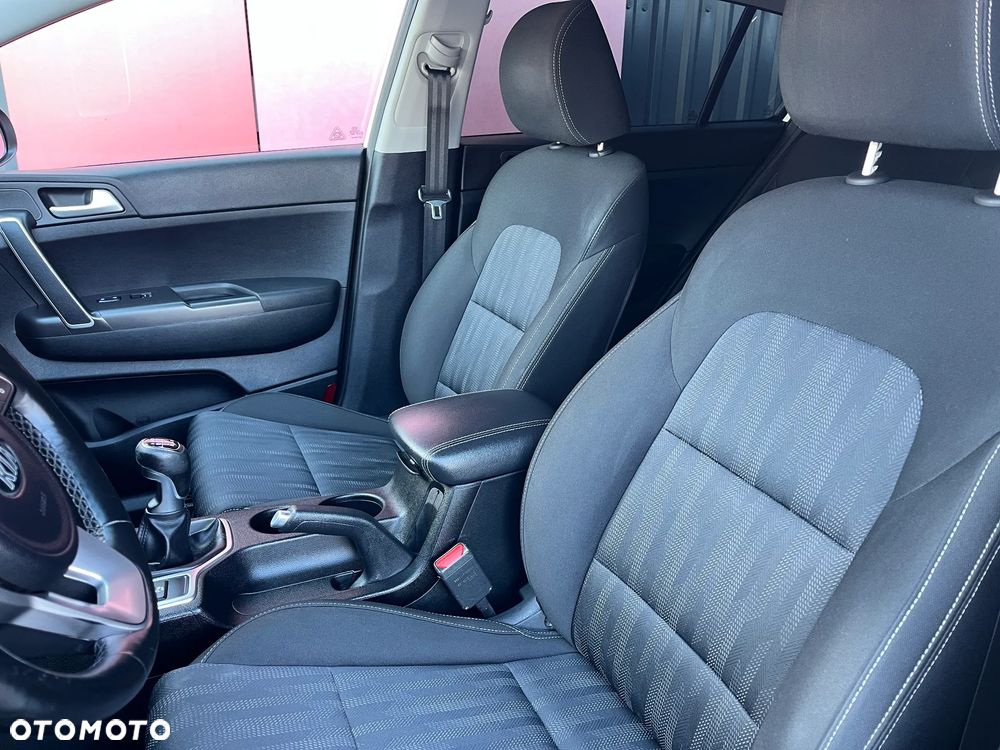 Kia Sportage 1.6 GDI 2WD Black Edition - 13