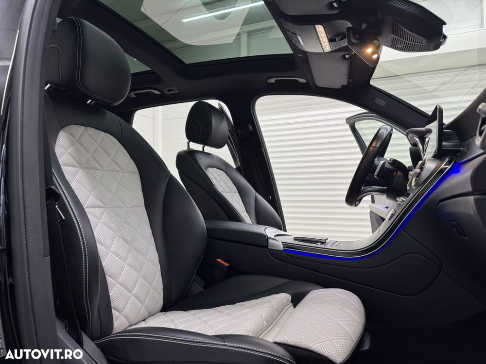 Mercedes-Benz GLC 300 e 4Matic 9G-TRONIC AMG Line - 34