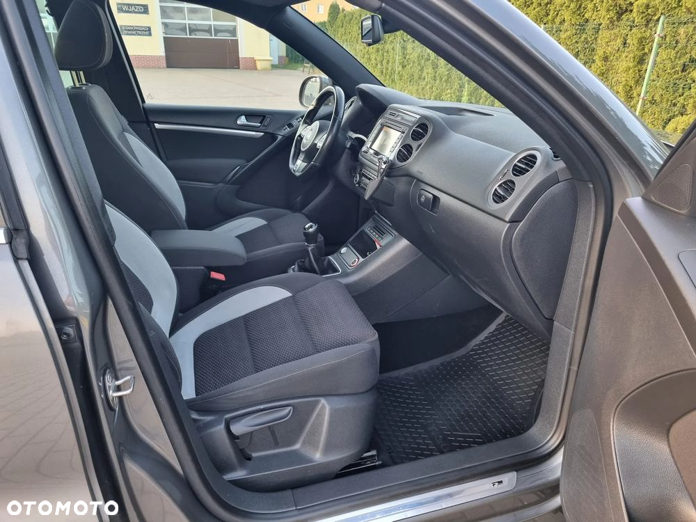 Volkswagen Tiguan 2.0 TDI R-Style - 32