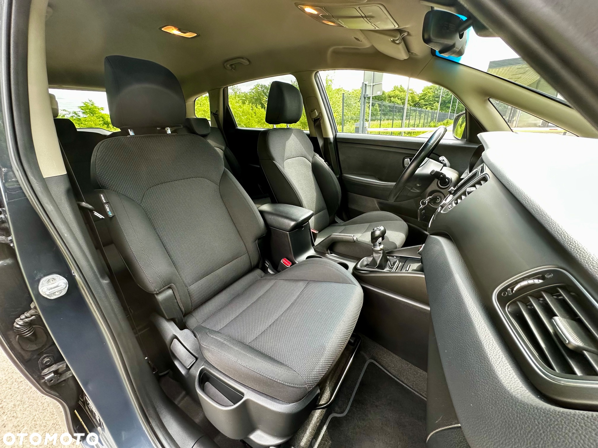Kia Carens 1.7 CRDi 141 ISG UEFA EURO 2016 - 35