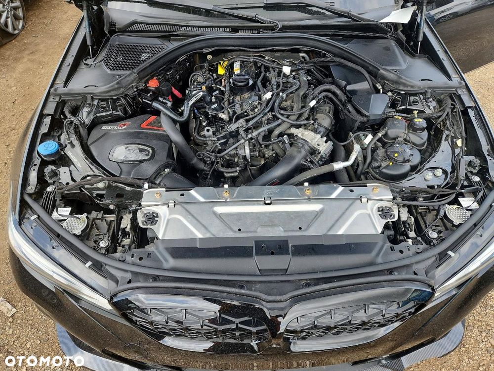 BMW Seria 3 330i xDrive M Sport - 9