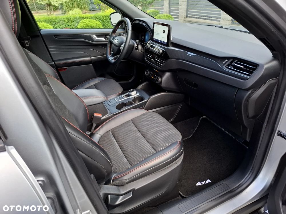 Ford Kuga 2.5 Duratec FHEV 4x4 ST-LINE X - 12