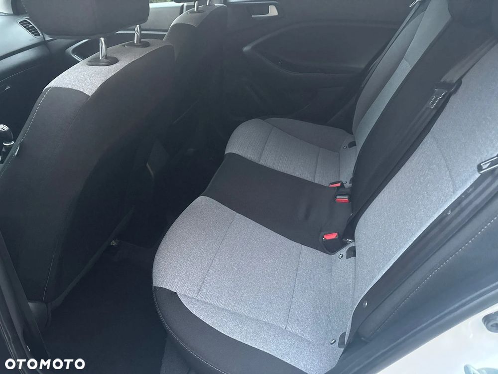 Hyundai i20 1.2 Intro Edition - 17