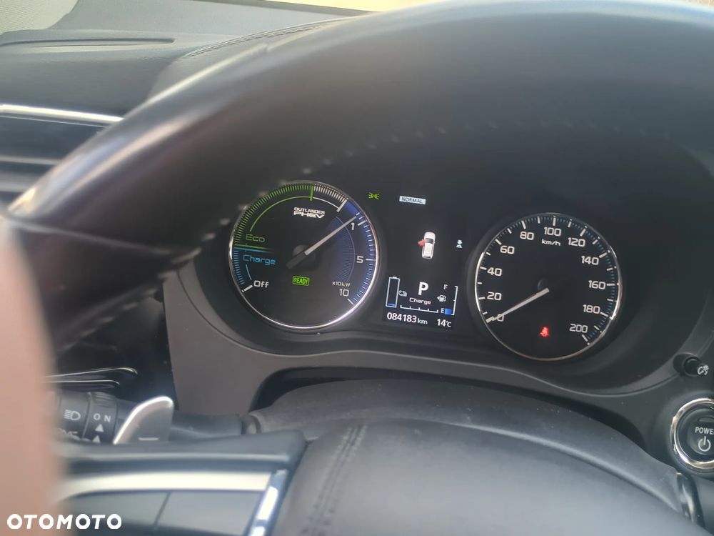Mitsubishi Outlander - 22