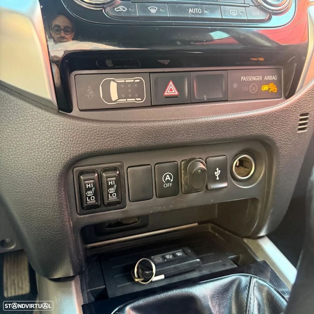 Mitsubishi L200 2.4 DI-D CD Sport Strakar 4WD - 22
