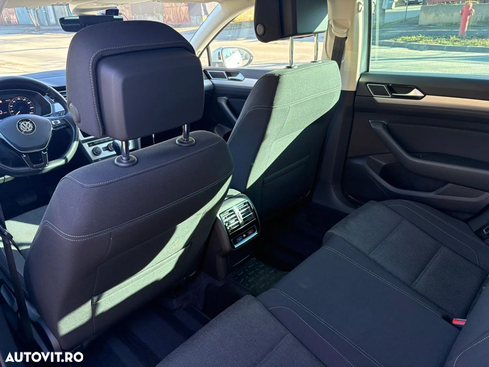 Volkswagen Passat 2.0 TDI DSG (BlueMotion Technology) Comfortline - 9