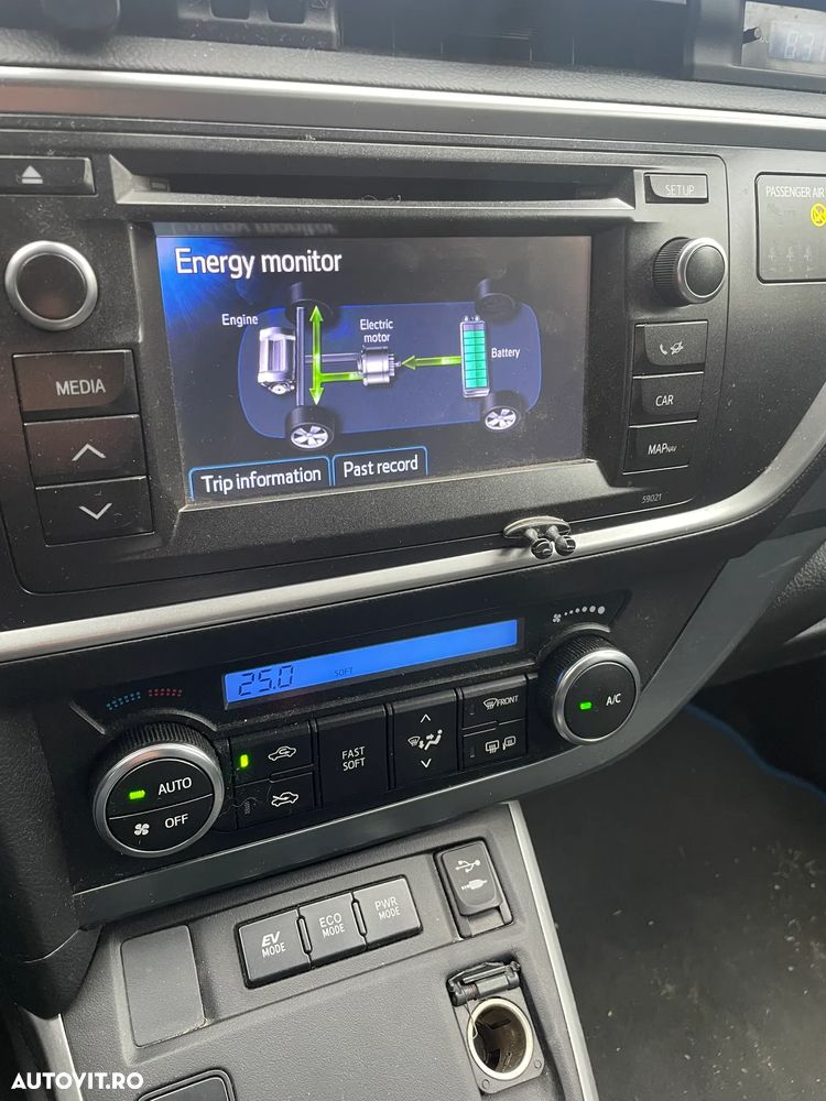 Toyota Auris - 25