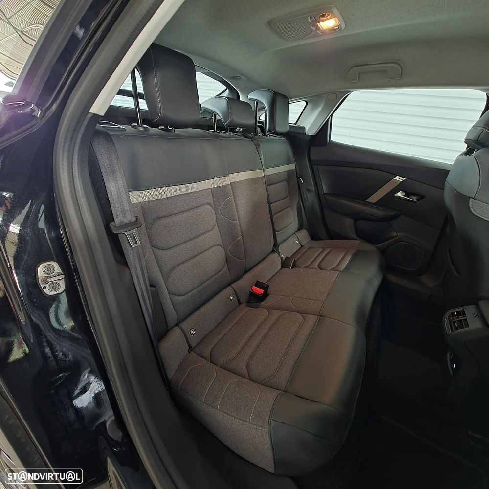 Citroën e-C4 136 YOU - 15