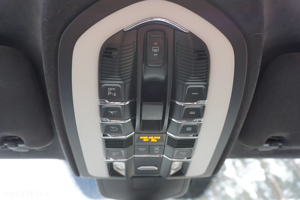 Porsche Cayenne GTS - 28