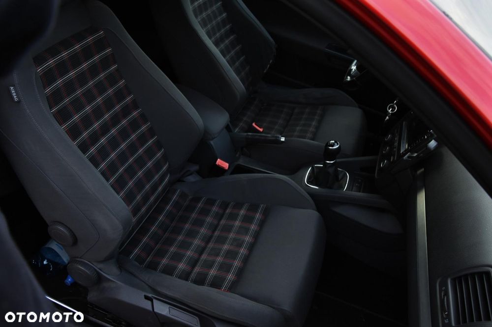 Volkswagen Golf 2.0 TSI GTI - 7