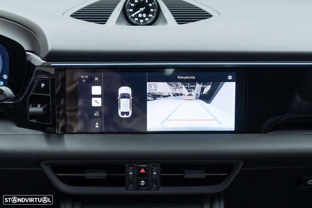 Porsche Macan Electric 4 - 47