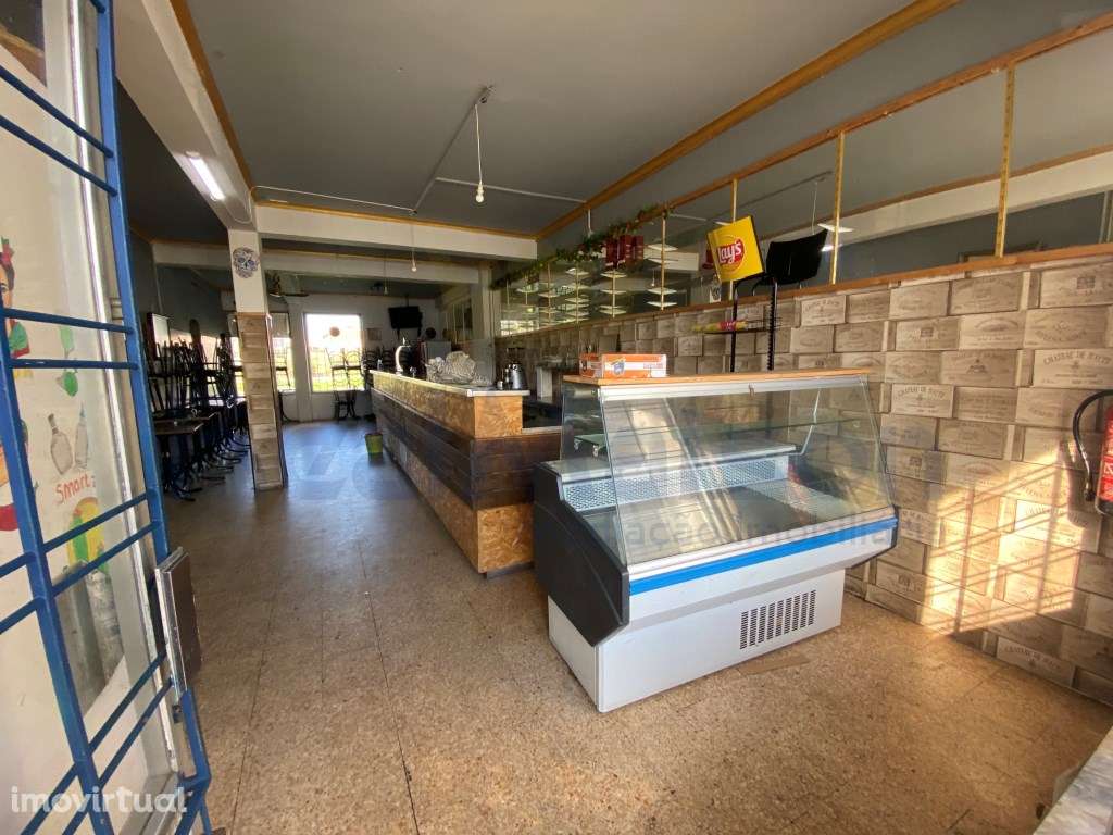Vende-se Café/Snack-Bar EQUIPADO - Casais de Mem Martins - Grande imagem: 2/12