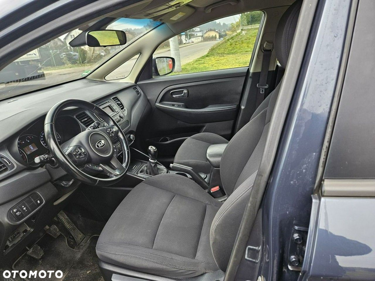 Kia Carens - 9