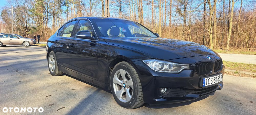 BMW Seria 3 320d xDrive - 10