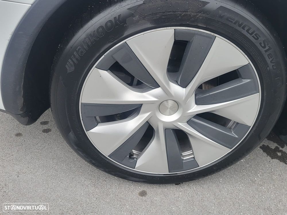 Tesla Model Y Standard - 12