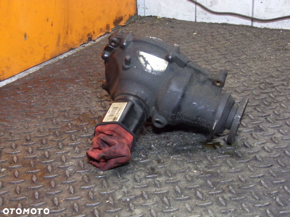 BMW X3 E83 3.0 B 06r 231KM most dyfer przod 7523652 7524045 - 3