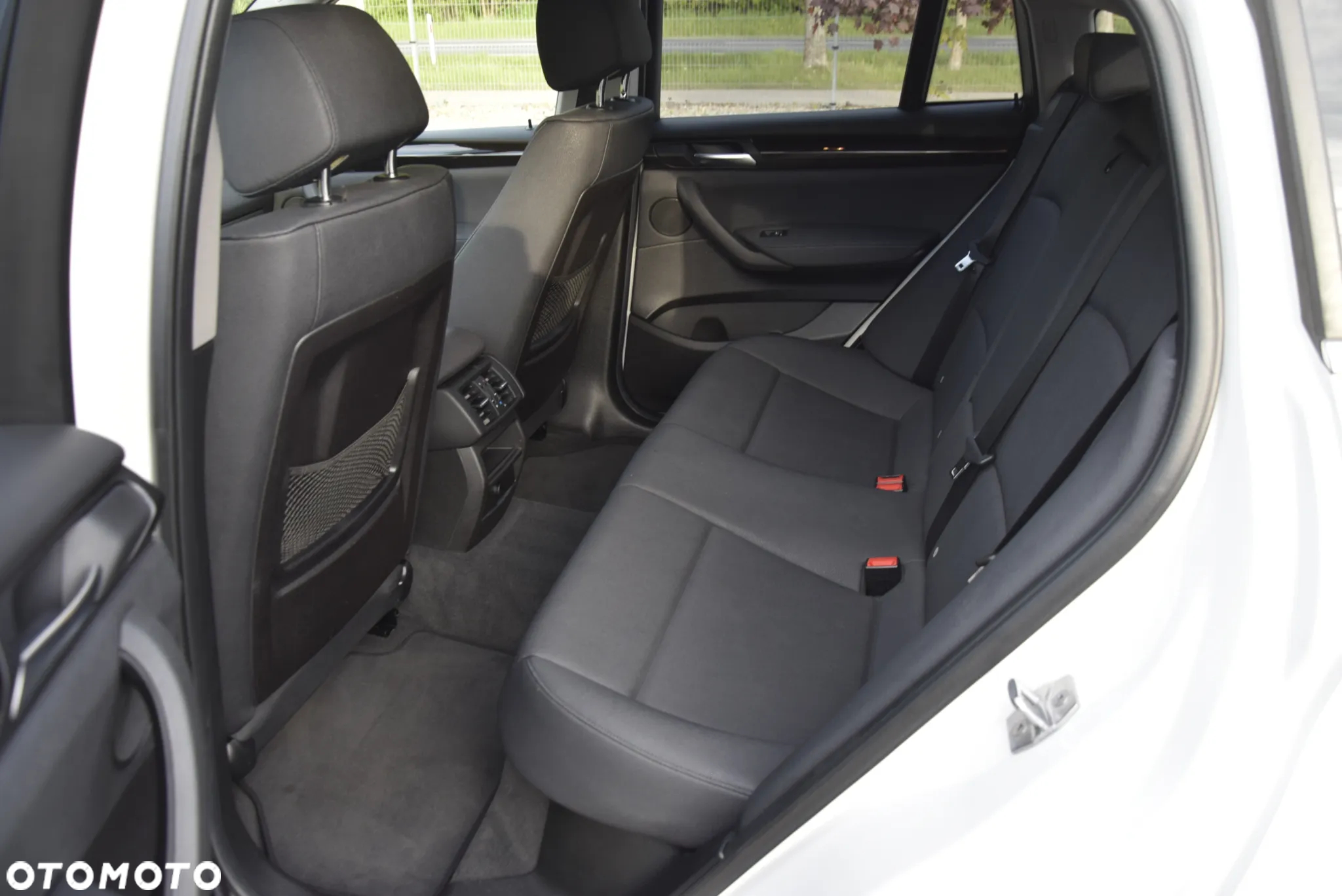 BMW X4 xDrive20i xLine - 12