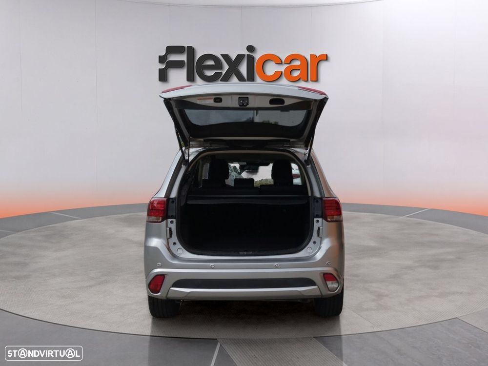 Mitsubishi Outlander 2.0 Instyle - 9