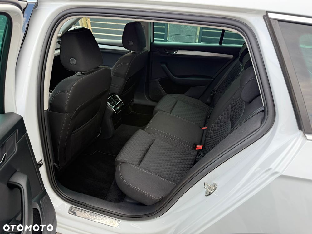 Skoda Superb 2.0 TDI DSG Premium Edition - 21