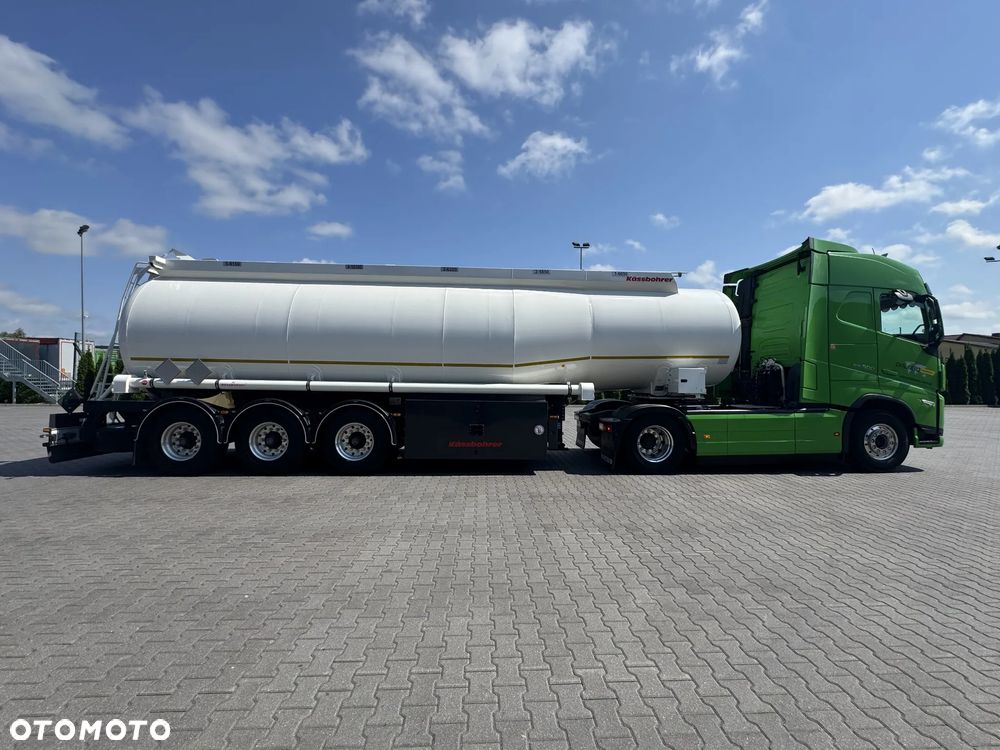 Volvo FH500 - ADR - 11