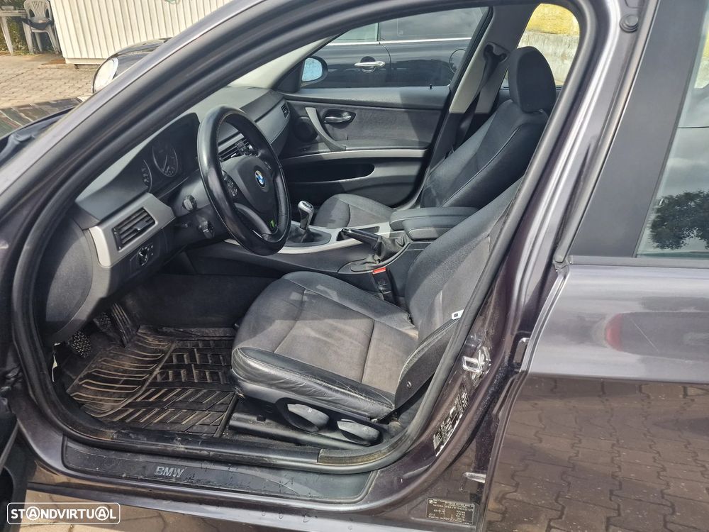 BMW 320 d Exclusive - 6