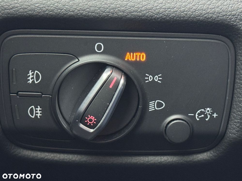 Audi A3 3-drzwiowe 2.0 TDI S tronic Attraction - 32