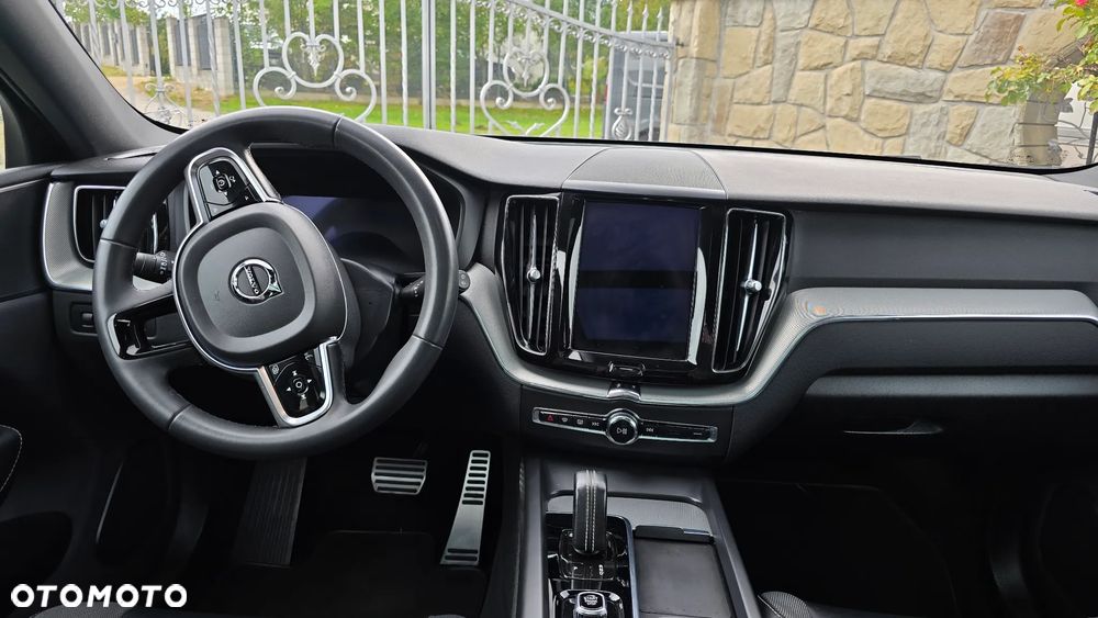 Volvo XC 60 T6 Plug-In Hybrid AWD Ultra Dark - 9