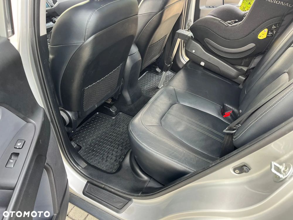 Kia Sportage 2.0 CRDI XL - 14