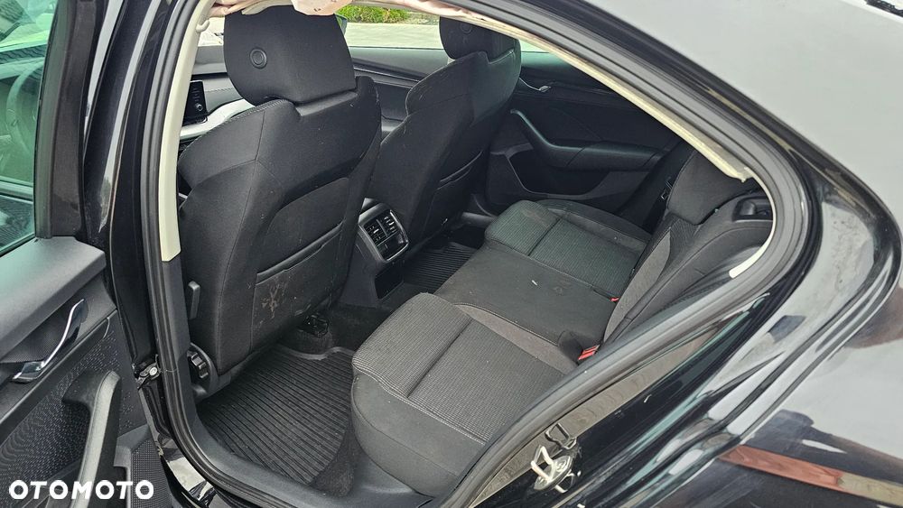 Skoda Octavia 2.0 TDI Ambition DSG - 8