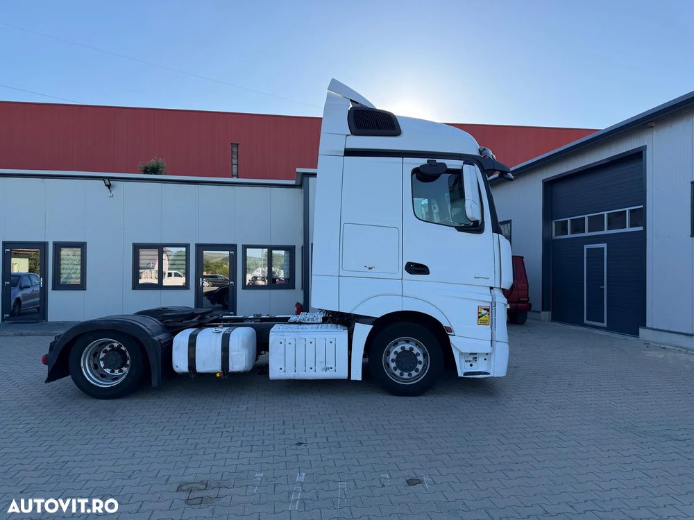 Mercedes-Benz ACTROS - 16