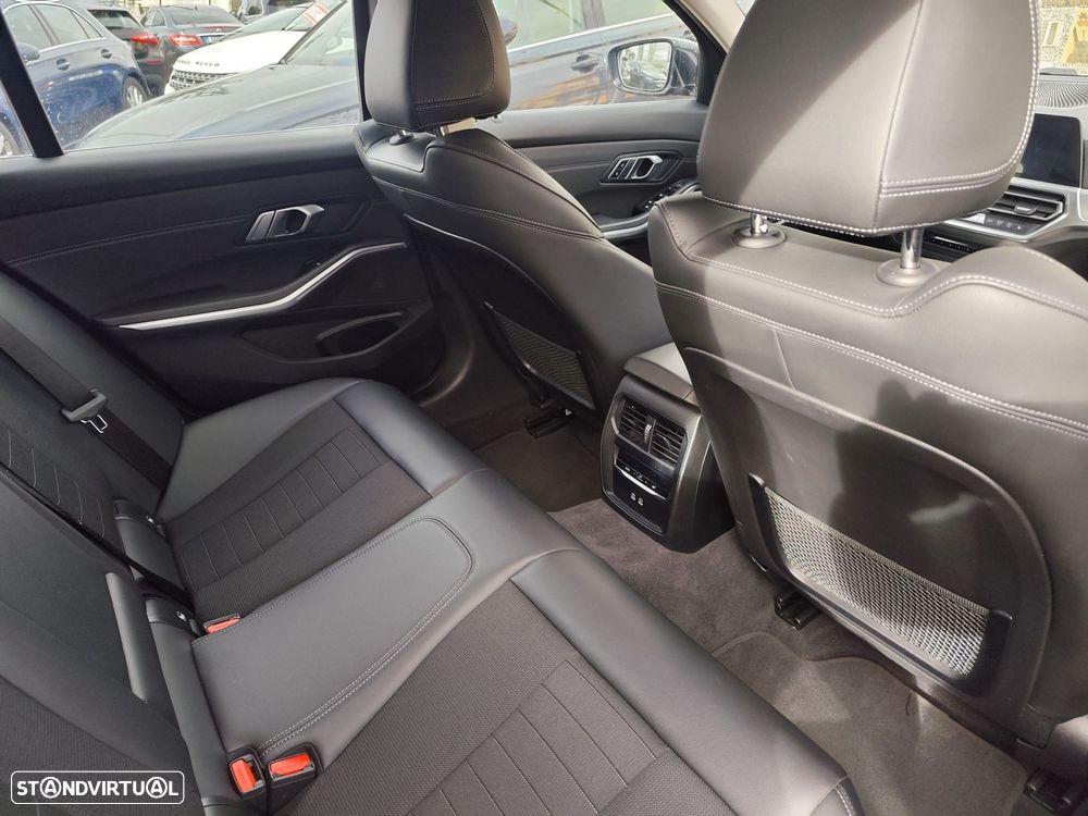 BMW 330 e Line Sport Auto - 24
