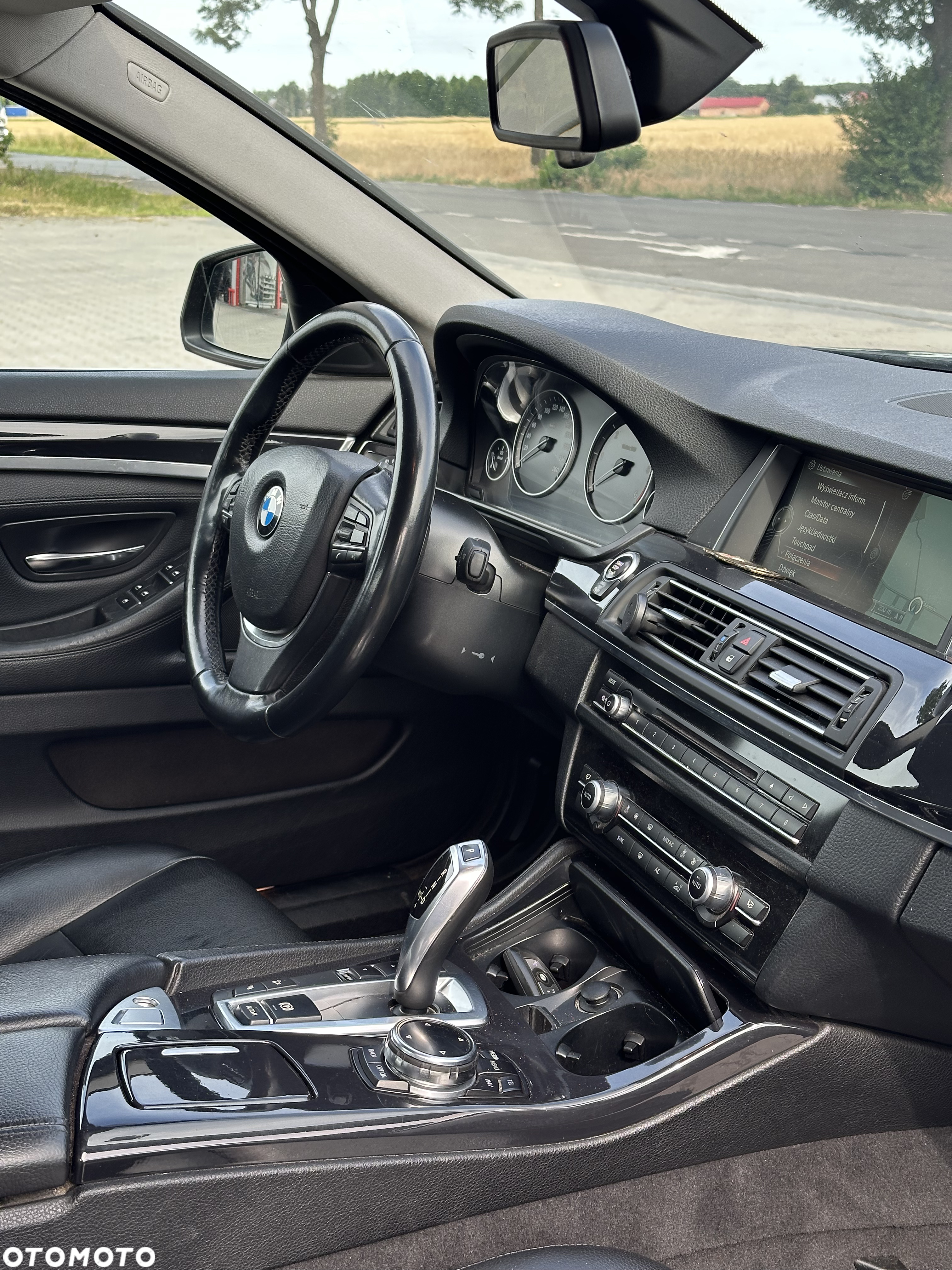 BMW Seria 5 525d xDrive - 12