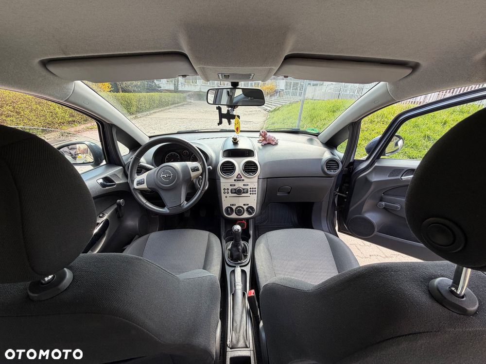 Opel Corsa 1.2 16V Essentia - 9