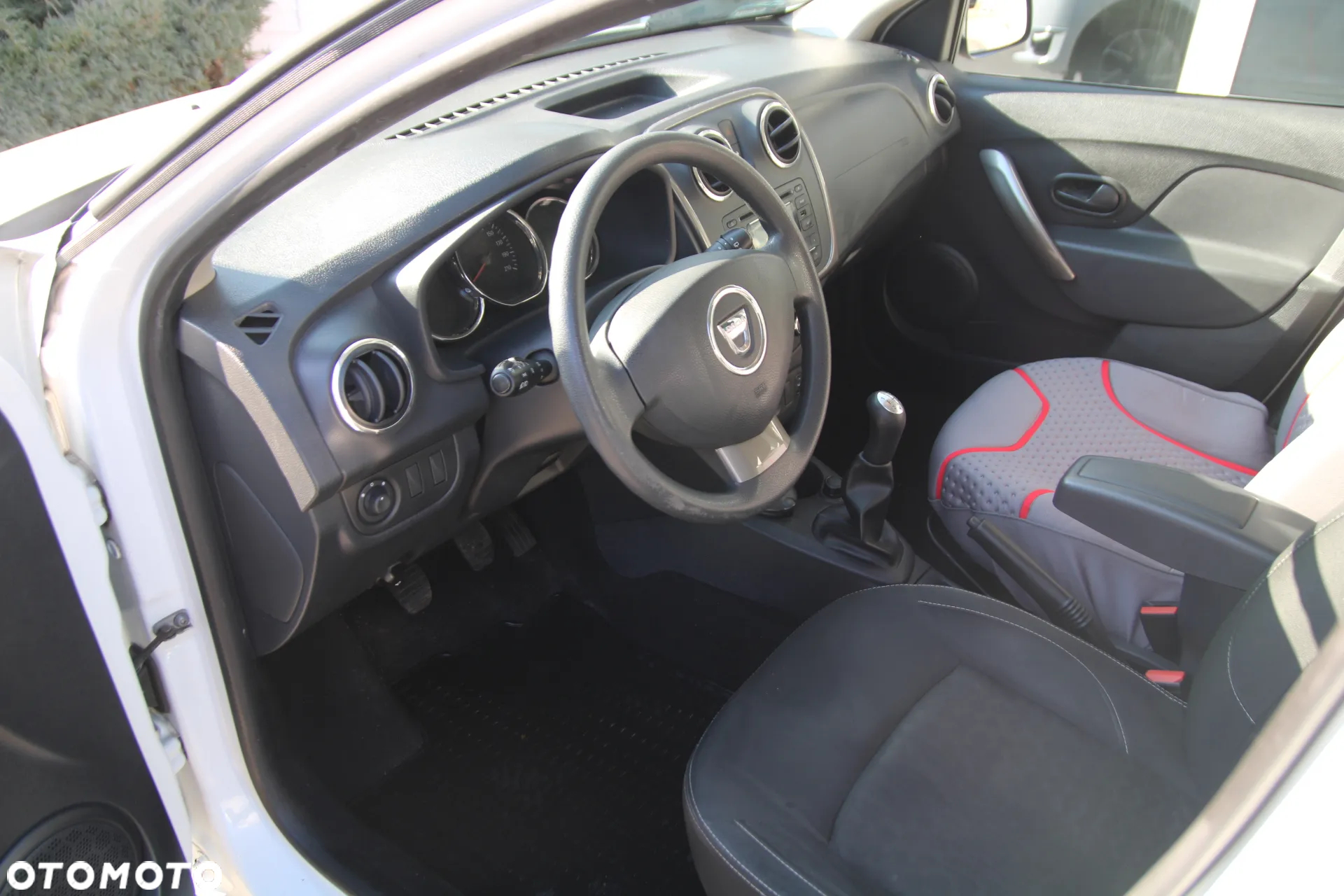 Dacia Sandero 1.2 16V Access - 6