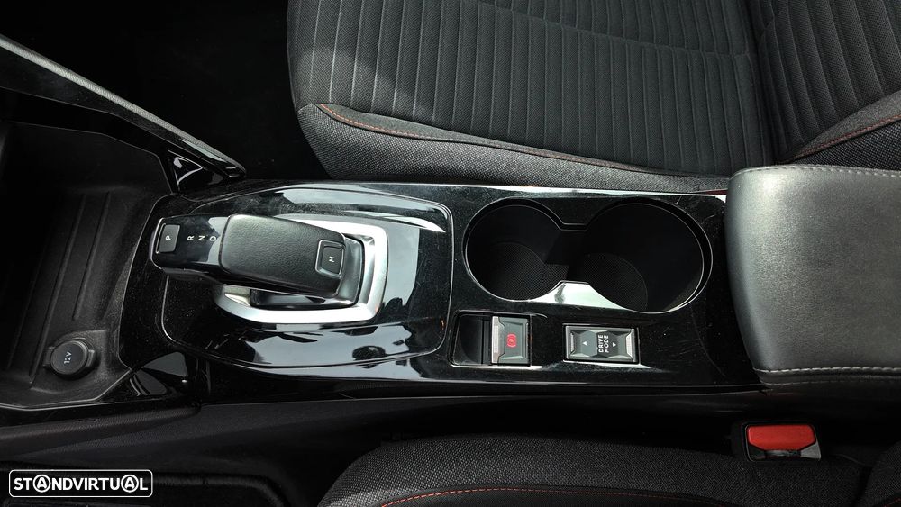 Peugeot 2008 PureTech 130 EAT8 GT - 20