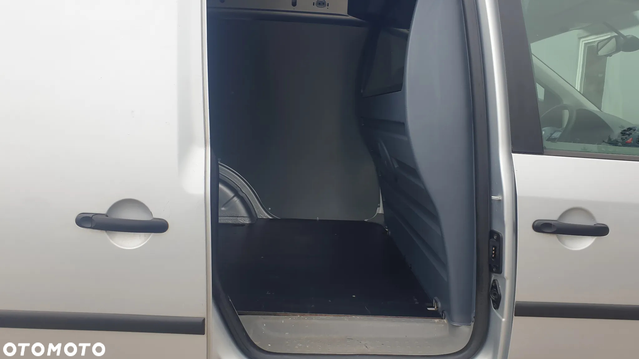 Volkswagen Caddy - 10