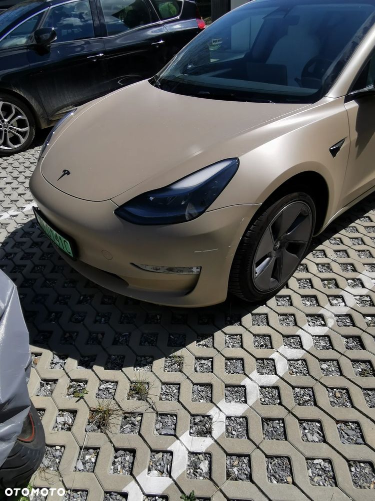 Tesla Model 3 - 6