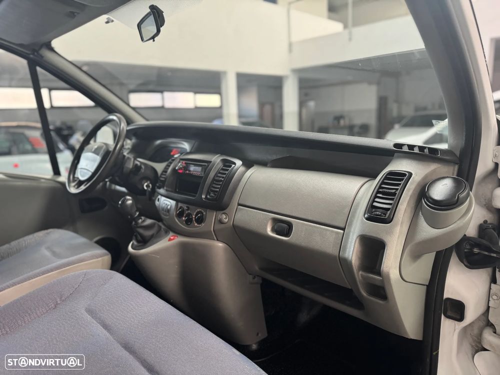 Renault Trafic 2.5 Dci - 17