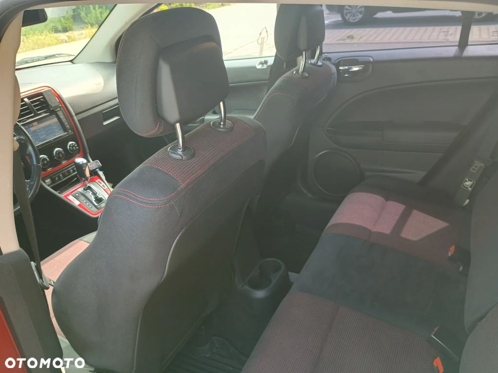 Dodge Caliber - 10