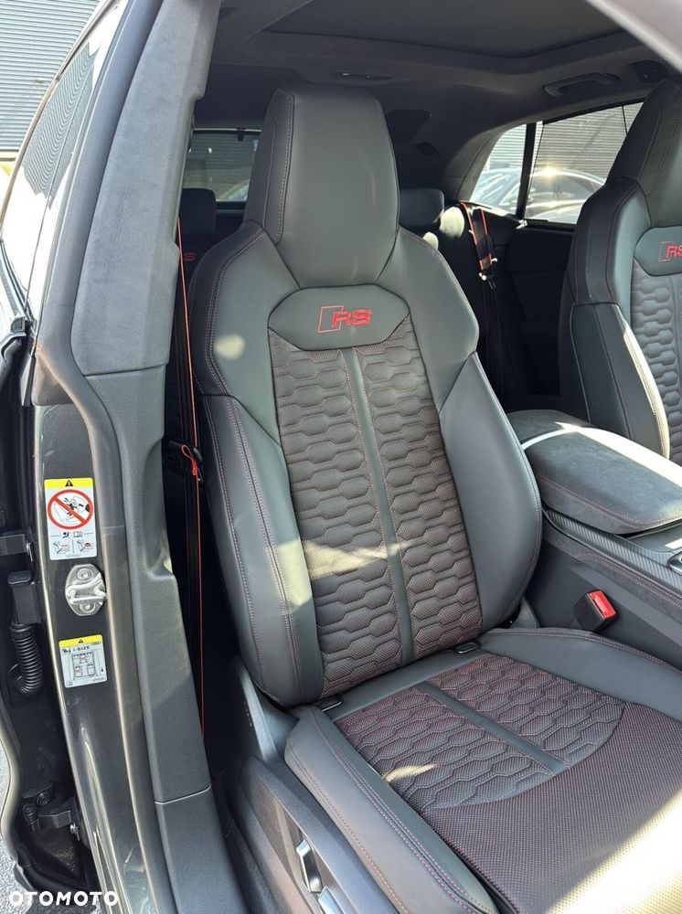 Audi RS Q8 - 25
