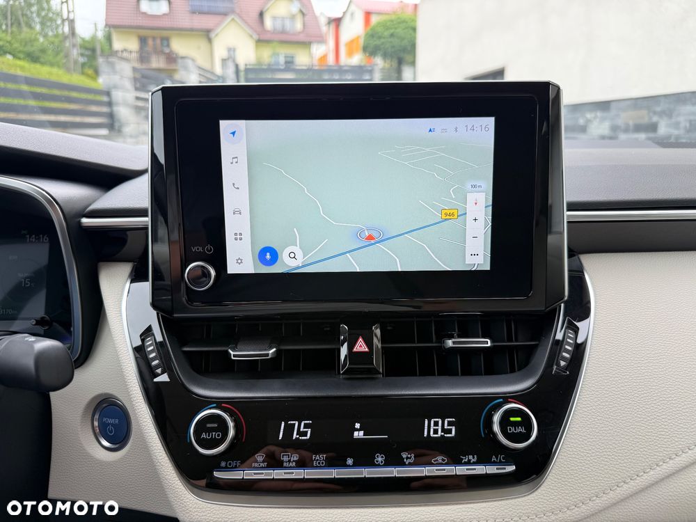 Toyota Corolla 1.8 Hybrid Executive - 24