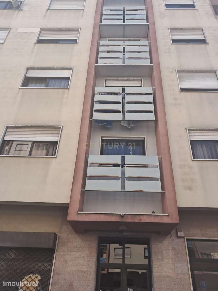 Apartamento T3 na Avenida Cidade de Lisboa — Agualva-Cacém - Grande imagem: 4/39