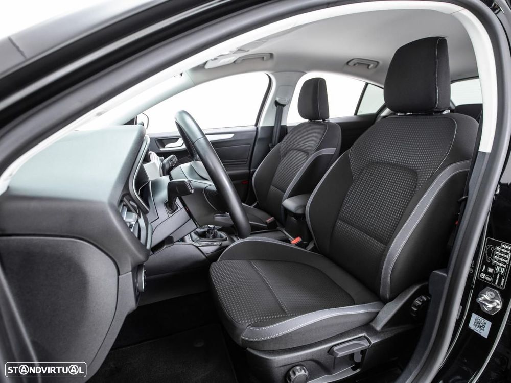 Ford Focus 1.5 TDCi ECOBlue Active - 9