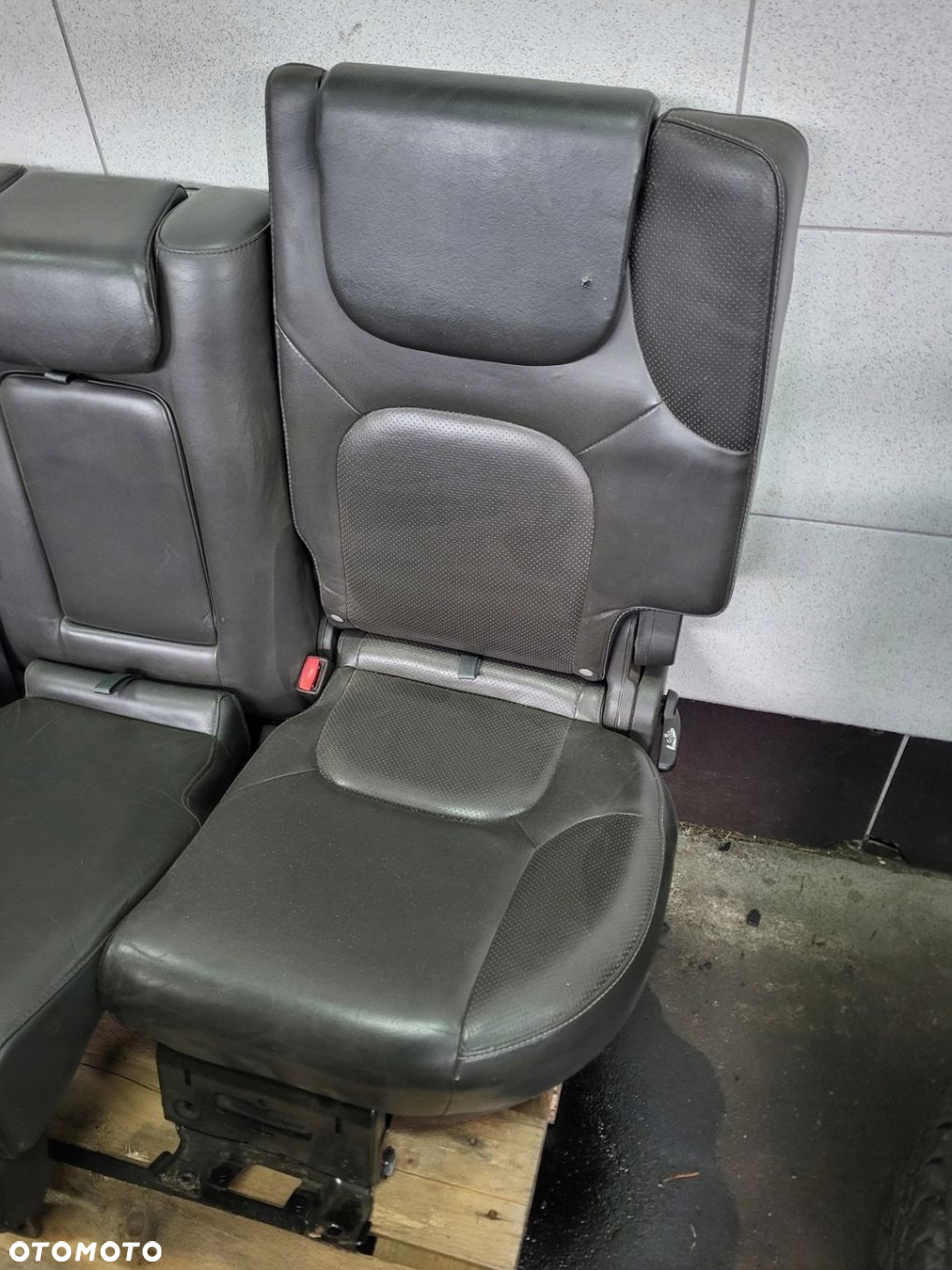 NISSAN PATHFINDER R51 LIFT KANAPA 2 i 3 RZĄD DWA PASY 3GO RZĘDU - 7