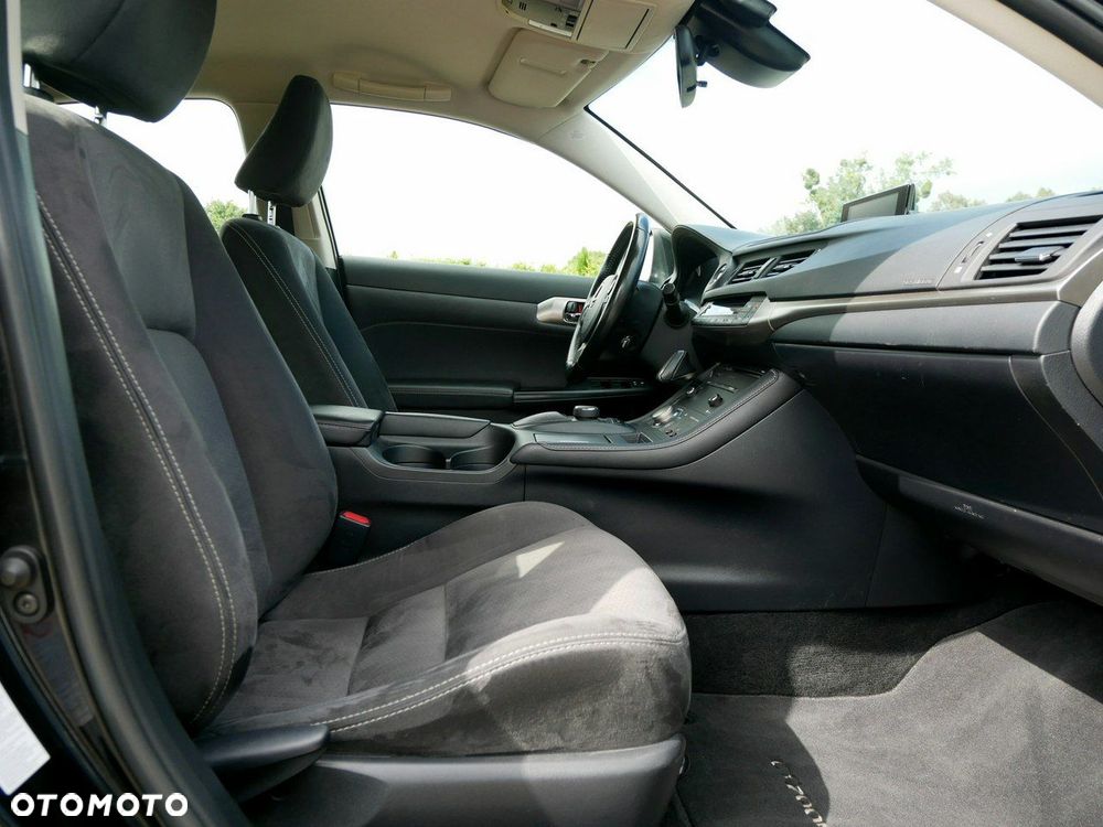 Lexus CT 200h - 28