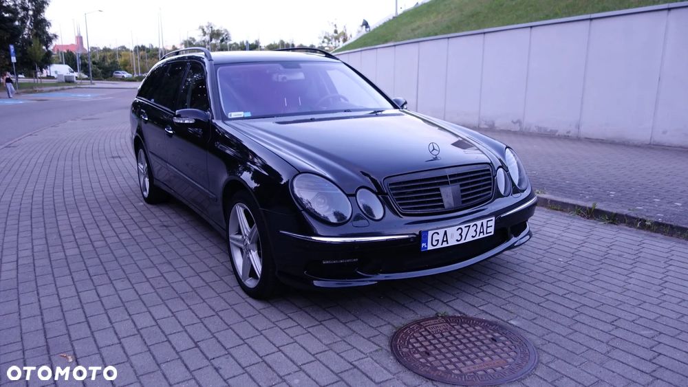 Mercedes-Benz Klasa E 500 4-Matic T Avantgarde - 4