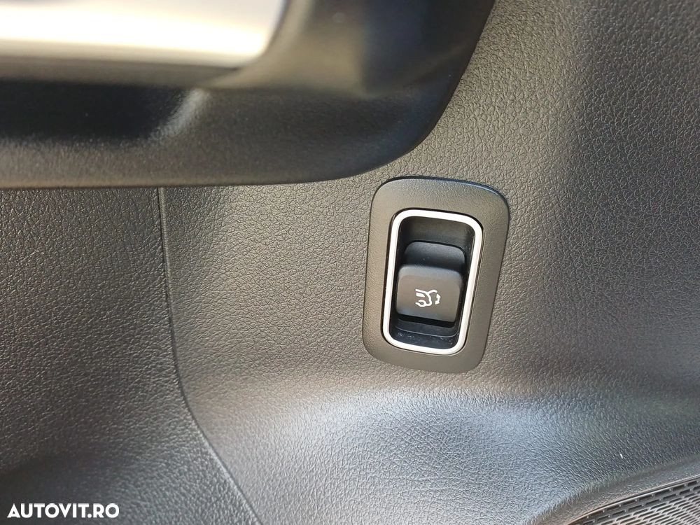 Mercedes-Benz GLB - 14