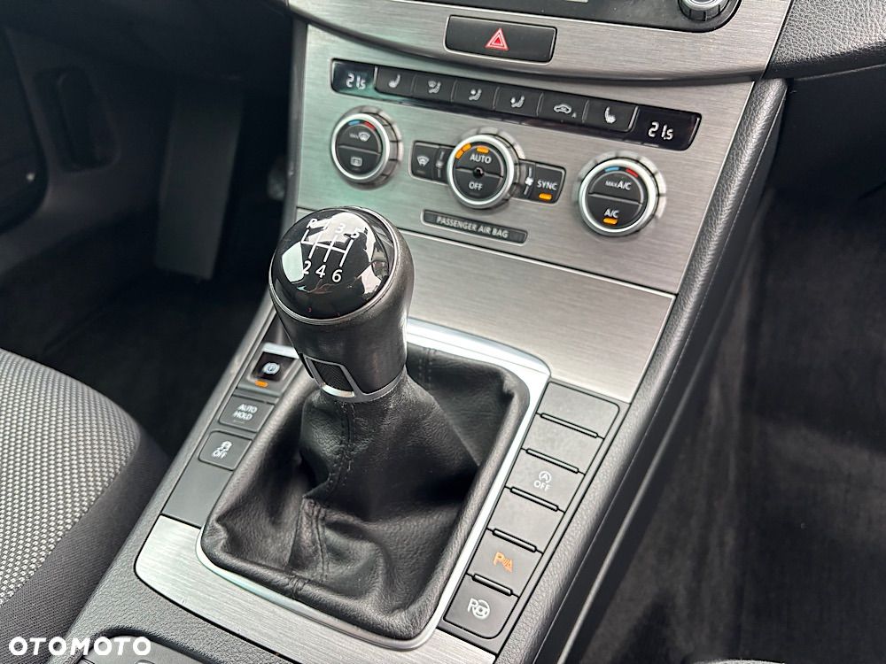 Volkswagen Passat 1.6 TDI Trendline - 35