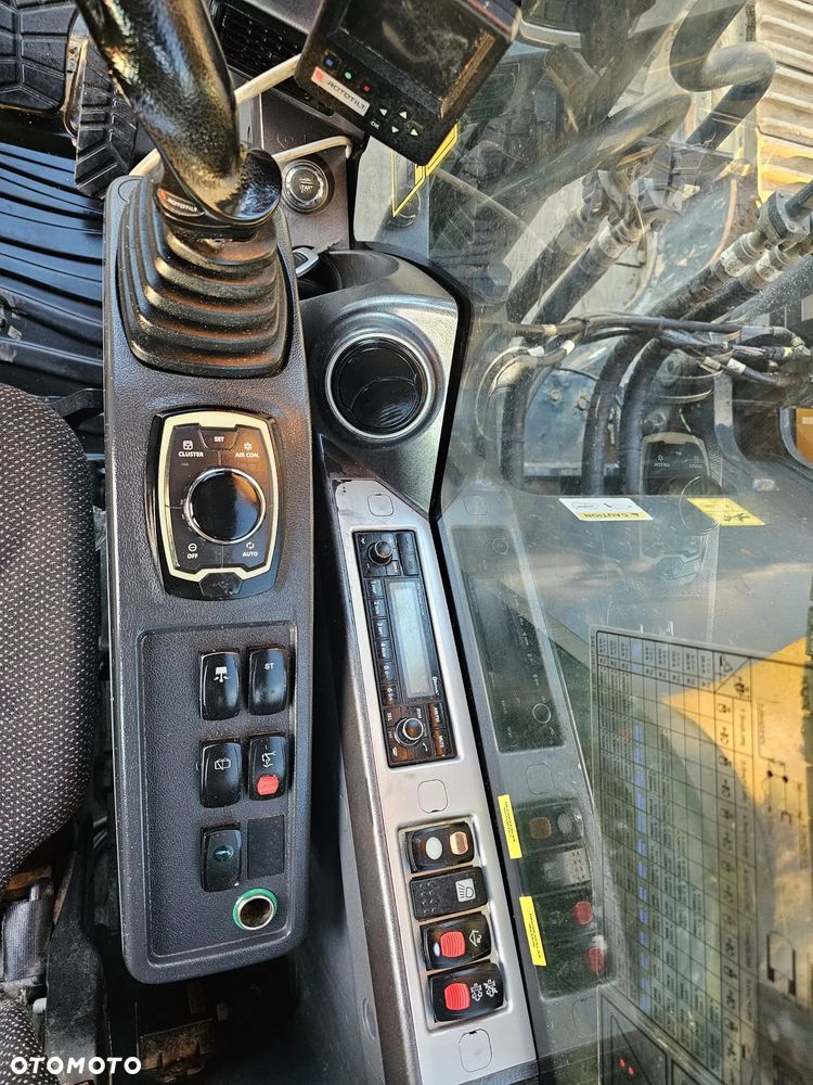 Hyundai HX300 L - 10