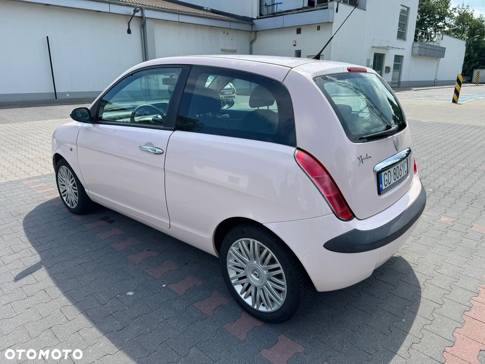 Lancia Ypsilon 1.2 16v Class - 7